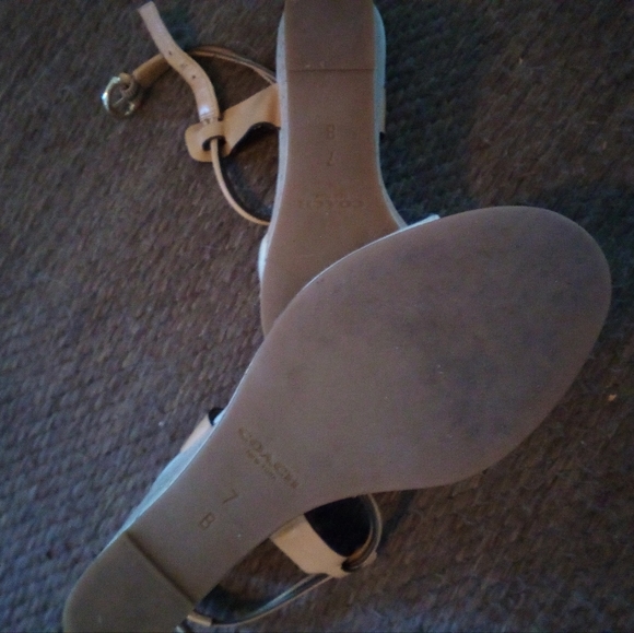 Coach wedge never worn. Size 7B Some inside peeling - Picture 3 of 7